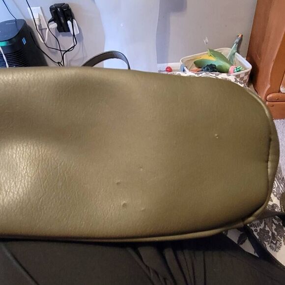 Simply Vera Vera Wang OLIVE GREEN Faux Leather Purse Backpack Handbag - Picture 7 of 8